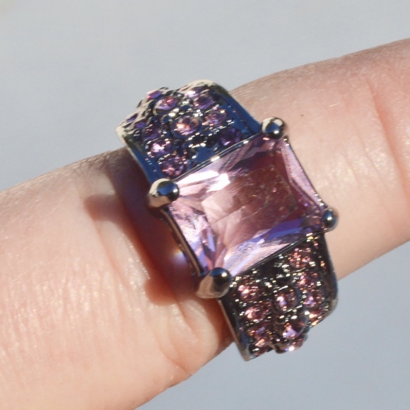Jewelry - Gunmetal Black Size 7 18k Gf Ring Pink Sapphire